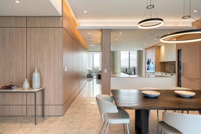 Foto del edificio - 15701 Collins Ave