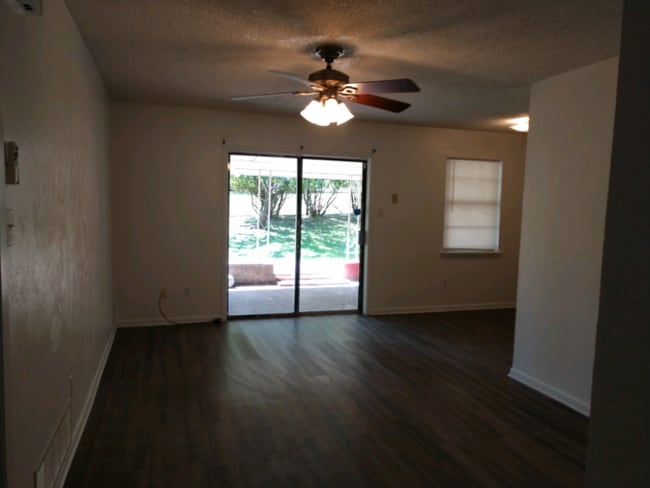 Foto del edificio - 1201 Sublett Ave