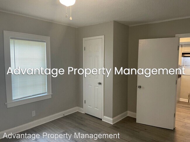 Foto del edificio - 3 br, 2 bath House - 3084 Pershing Ave.