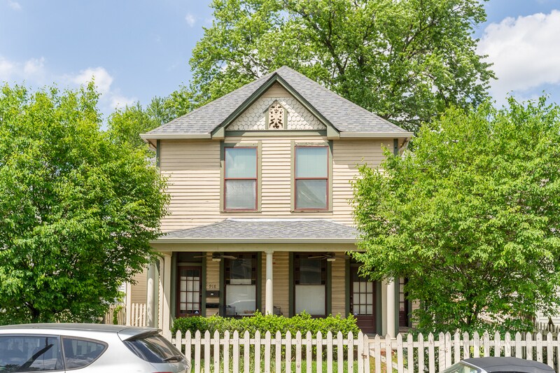 Primary Photo - 918 Prospect St