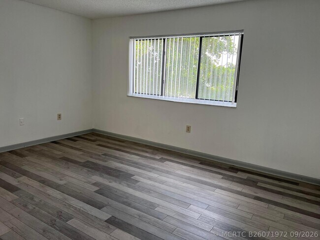 Foto del edificio - 5200 NW 31st Ave