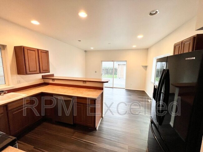 Foto del edificio - 7225 E G St