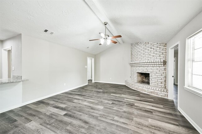 Foto del edificio - 7635 Dawnridge Dr