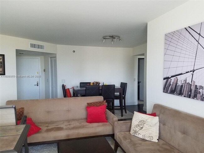Foto del edificio - 3300 NE 191st St