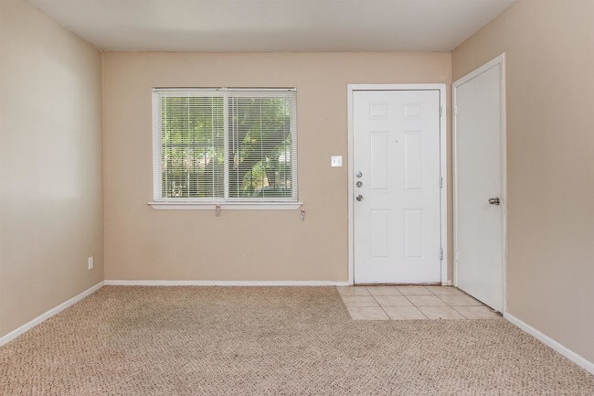 Building Photo - 7131 Glen Terrace