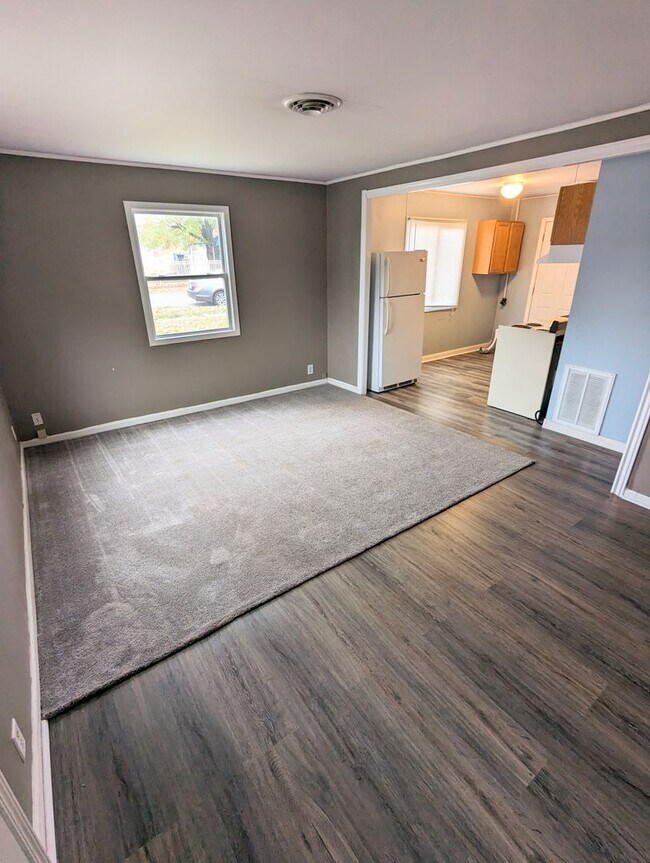 Building Photo - New Listing in the '05