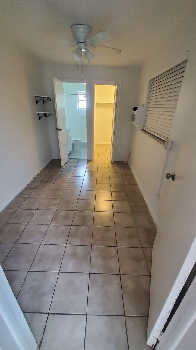 Foto del edificio - 2335 SW 9th St