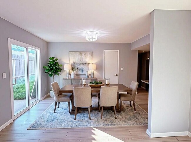 Building Photo - 2874-4219/4221 Casa Blanca