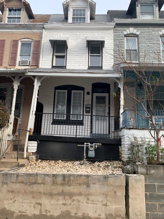 Building Photo - 627 Locust St