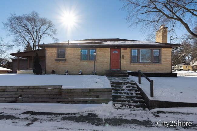 Foto del edificio - 1806 Evergreen St SE