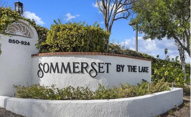 Foto del edificio - 870 S Rancho Santa Fe Rd