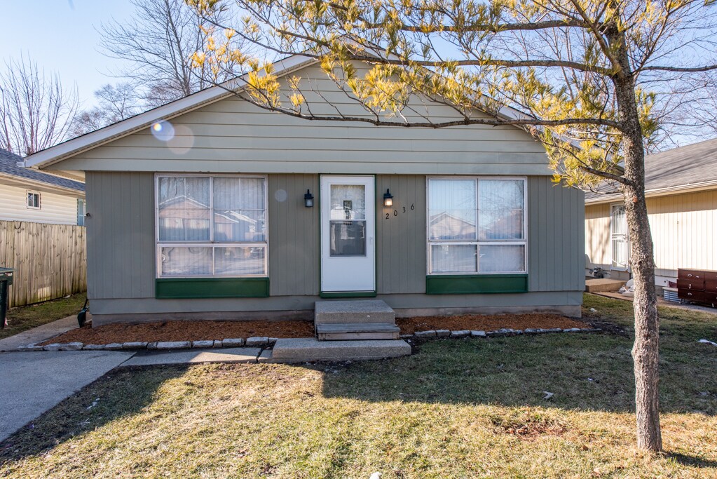 Primary Photo - 2036 Jethro Ave