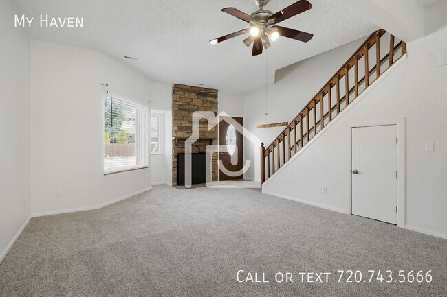 Foto del edificio - 8136 Gray Ct