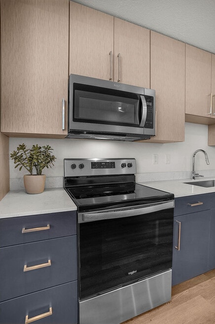 Building Photo - Alta Vue