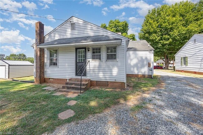 Foto del edificio - 1668 Old US Highway 52