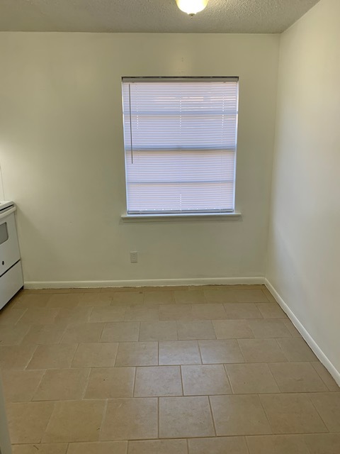Building Photo - 1353 Dauphin St