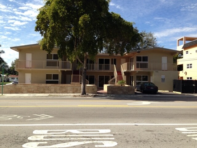 Primary Photo - 1595 NE 125th St
