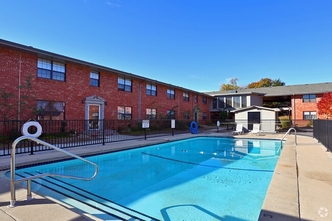 Building Photo - Join our Waitlist for La Villa Apartments!