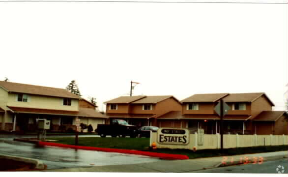 Building Photo - 90th Street Estates South