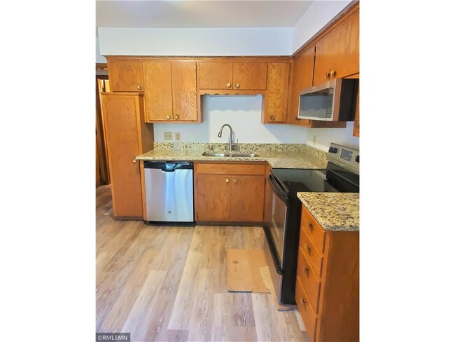 Foto del edificio - 3300 39th Ave NE