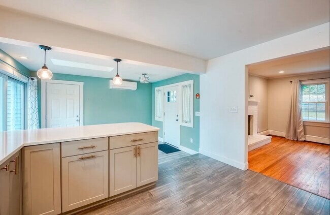 Building Photo - 13 Douglass Way