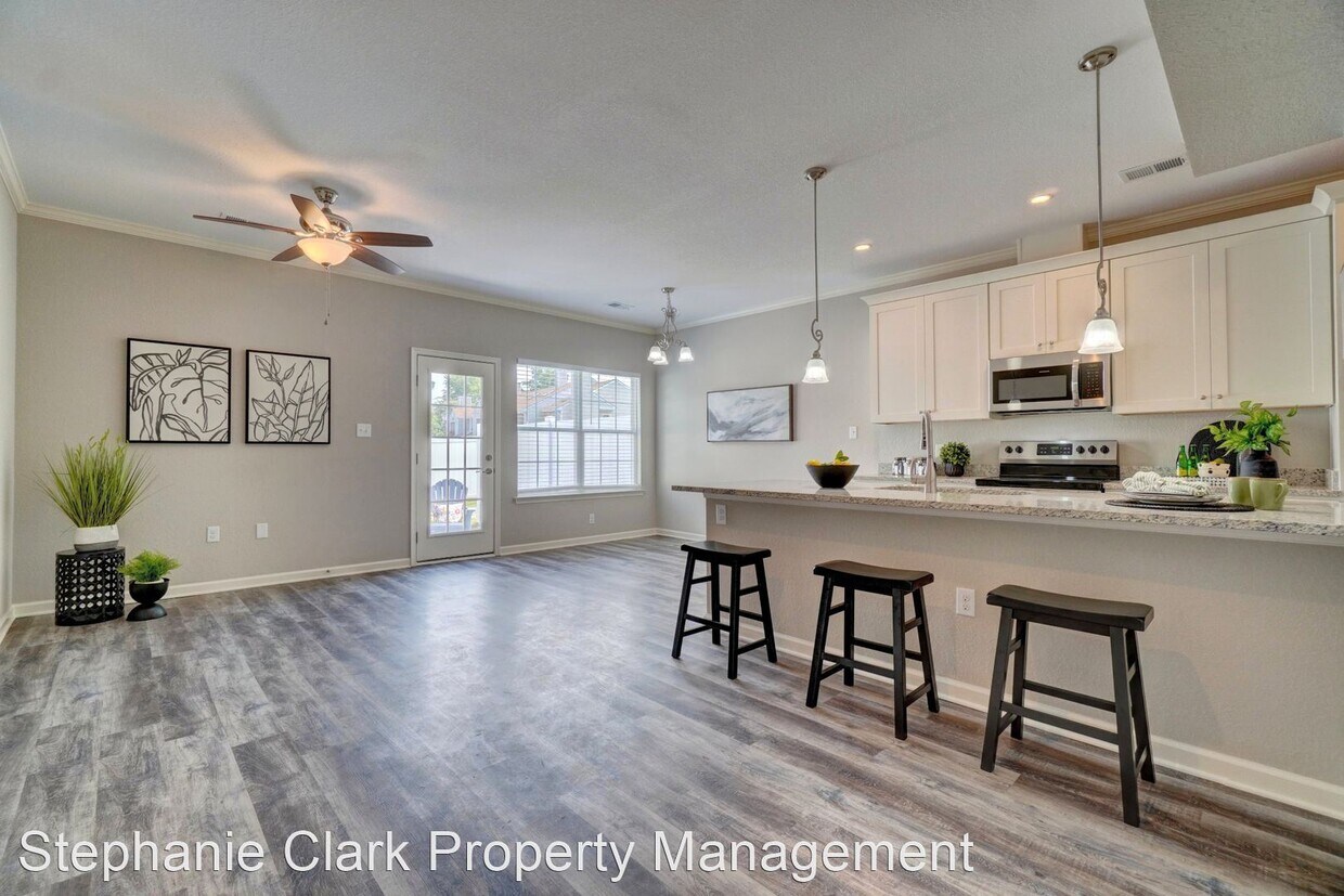 Foto principal - 3 br, 2.5 bath House - 3632 Towne Point Road
