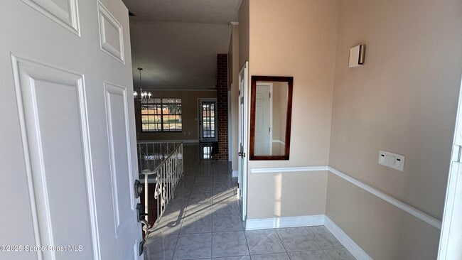 Building Photo - 301 Nesbitt St