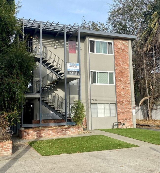Building Photo - 2253 Central Ave