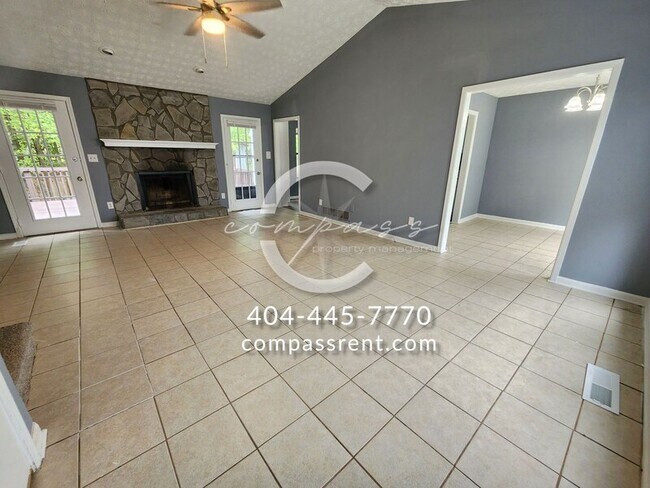 Building Photo - 2402 Skyline Ridge Dr