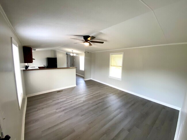 Foto del edificio - 102 Persimmon Dr