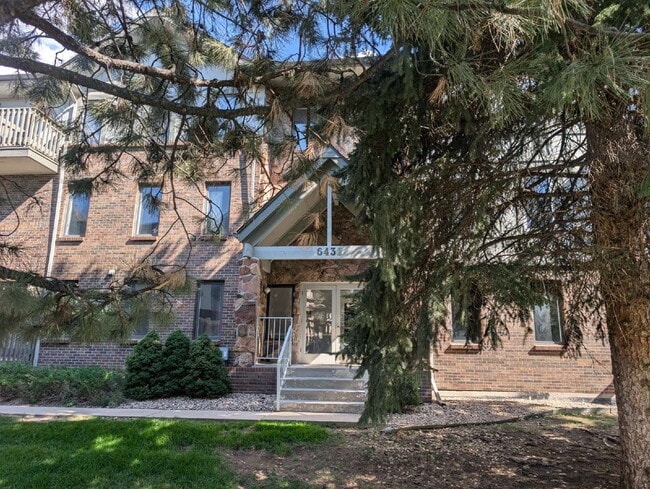 Foto del edificio - "Charming 2-Bed, 2-Bath Condo in Englewood...