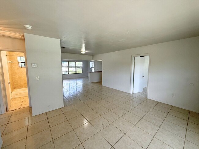 Foto del edificio - 15300 NW 32nd Pl