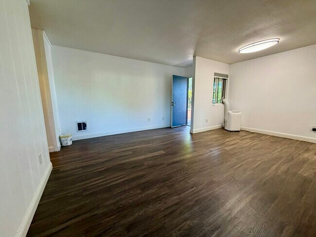 Foto del edificio - 3238 Ashford St