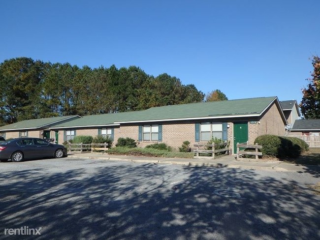Building Photo - 3204 Summer Pl