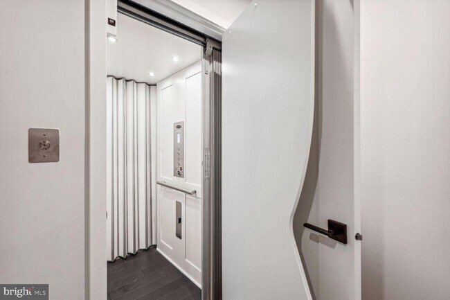 Foto del edificio - 43925 Hurleys Hunt Terrace