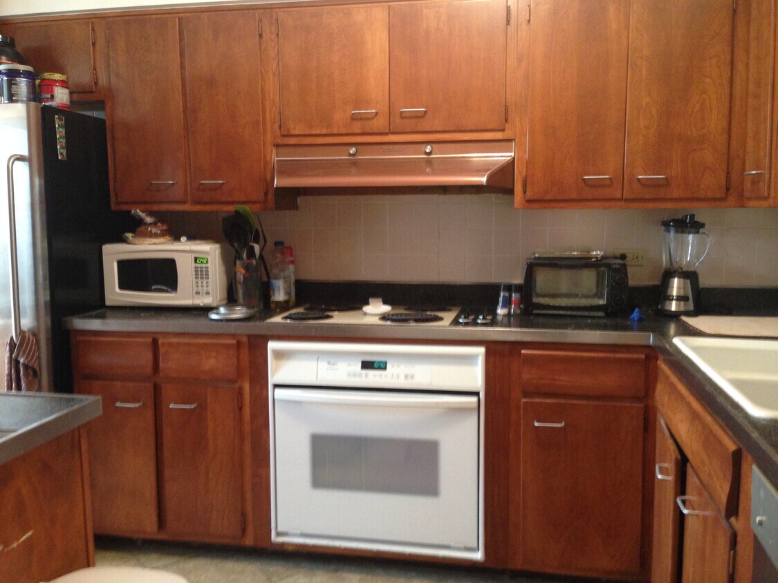 Primary Photo - 5957 N Elston Ave