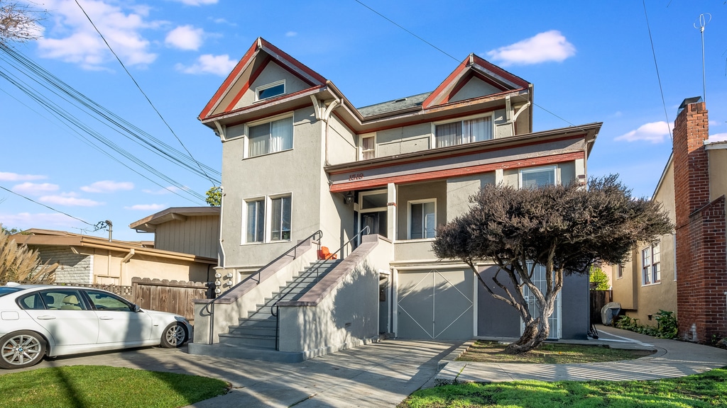 Primary Photo - 1519 Encinal Ave