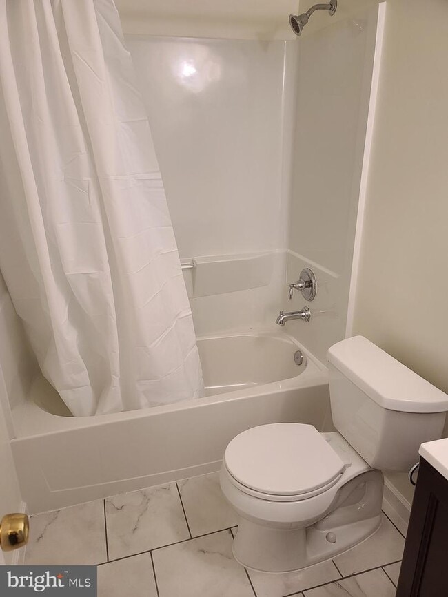 Building Photo - 4501 Pinecrest Heights Dr