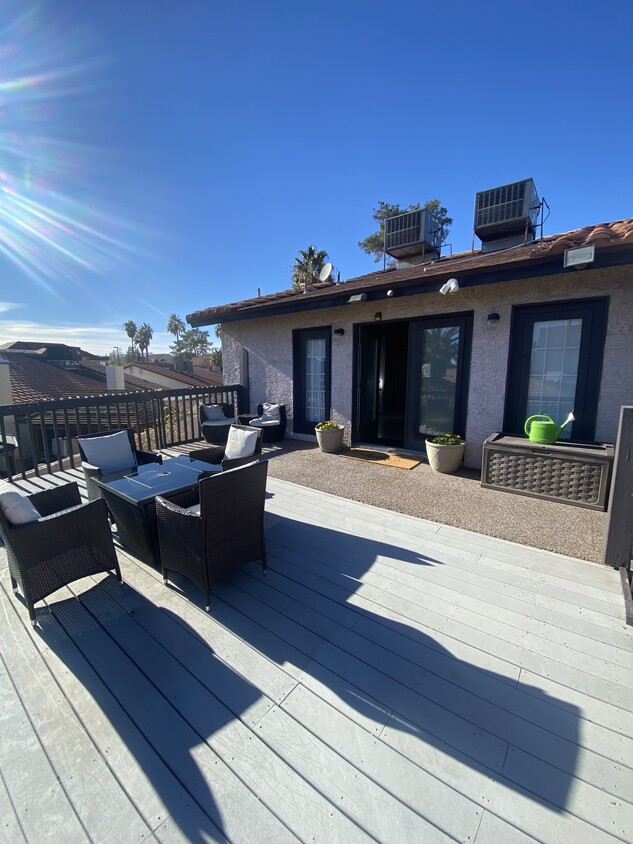Large deck with fire pit - 2112 Naco Ct