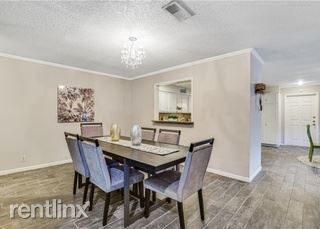 Building Photo - 2 br, 2 bath House - 11133 Pinehurst Dr Apt C