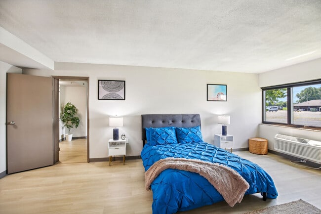 Building Photo - The Block at Sterling Heights