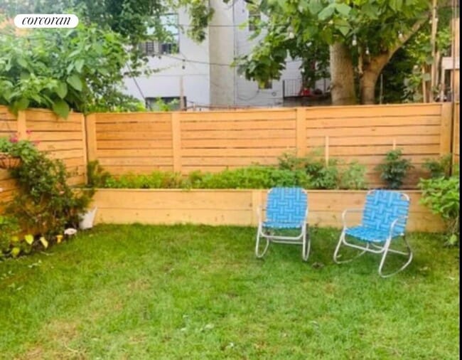 Building Photo - 535 Kosciuszko St