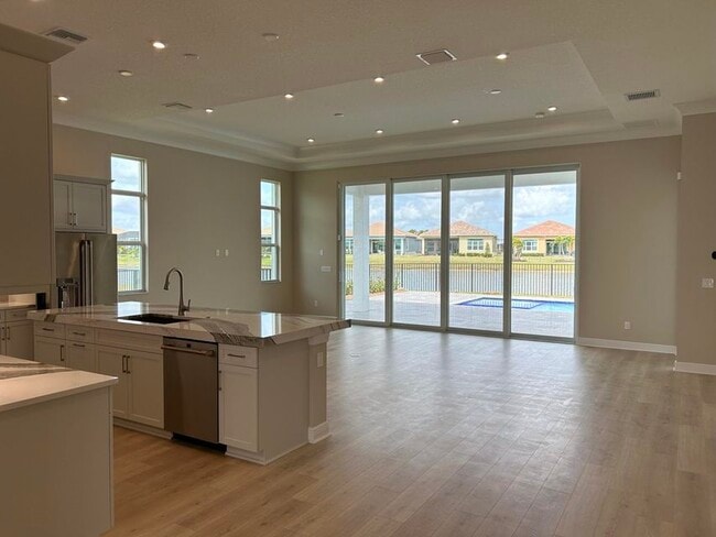 Building Photo - 11243 SW Pietra Wy