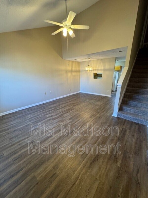 Foto del edificio - 141 Hunt Club Ct
