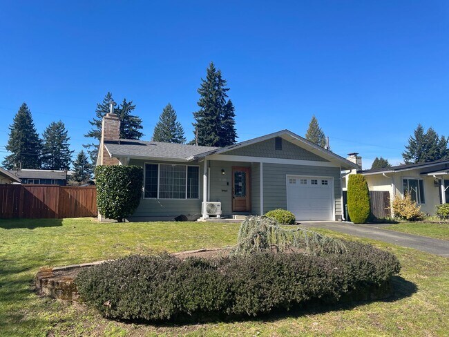 Foto del edificio - Charming 3 Bedroom Home In Fircrest