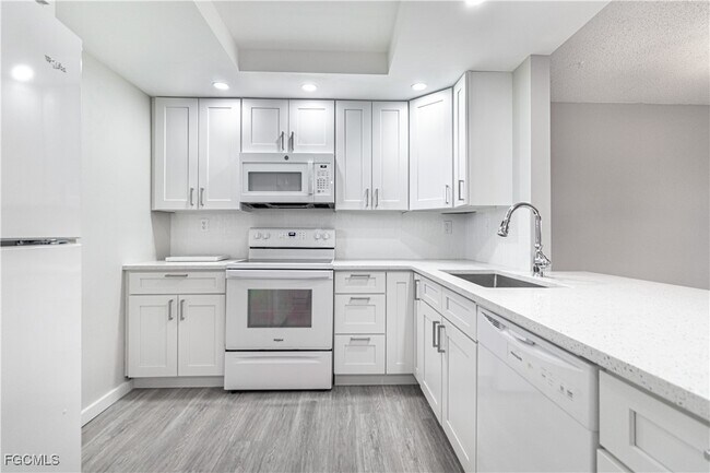 Building Photo - 6102 Augusta Dr