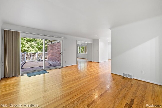 Building Photo - 966 Woodlea St