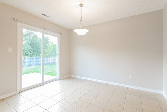 Foto del edificio - 140 Park Pl Blvd