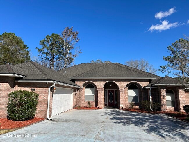 Building Photo - 2624 Country Club Blvd
