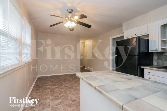 Foto del edificio - 6045 N Alton Ave